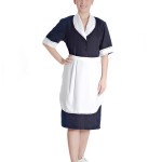 Vestido de camareira em tecido Oxford 100% poliester com avental e detalhes em renda de algodão.